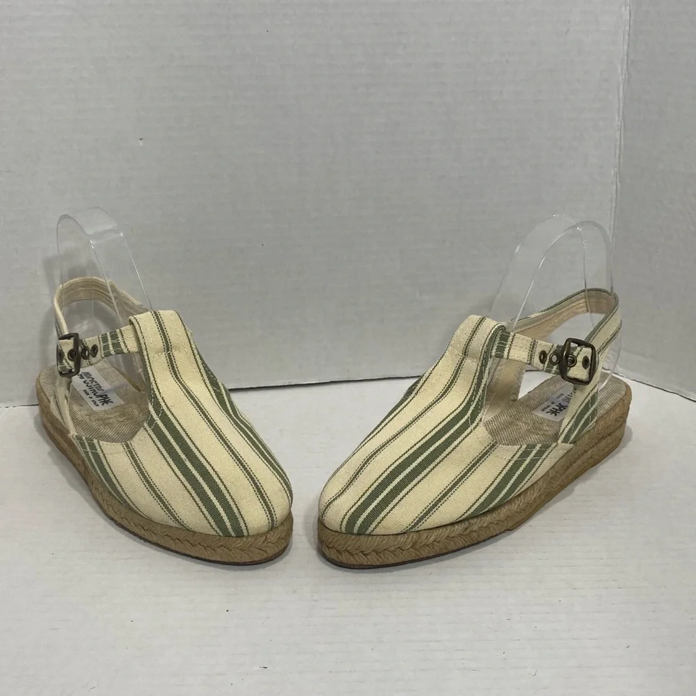 Apostrophe || Woman’s striped espadrilles size 7